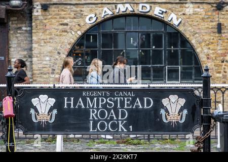 Londra, Regno Unito - 18 maggio 2023 - segnale di Hampstead Road Lock, comunemente indicato come Camden Lock Foto Stock