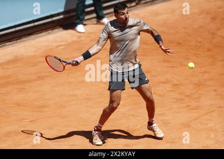 Bernabe Zatapa di Spagna in azione contro Ugo Carabelli di Argentina durante il mutua Madrid Open 2024, ATP Masters 1000 e WTA 1000, torneo di tennis il 22 aprile 2024 alla Caja Magica di Madrid, Spagna Foto Stock