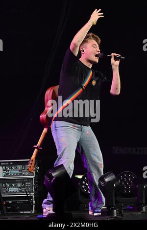 La cantante italiana Alfa si esibisce durante Alfa - non so chi ha creato il mondo ma so che era innamorato Tour, Concerto musicale della cantante italiana a Firenze, in Italia, 21 aprile 2024 Foto Stock