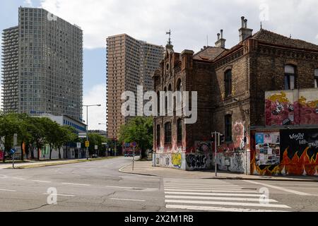 L'Arena di Vienna è una sede a Vienna-Landstraße, che si considera un centro culturale alternativo, soprattutto per la cultura giovanile, concerti di vari generi e altri eventi musicali. In estate anche cinema all'aperto. Nella foto a Vienna, Austria, il 4 luglio 2023. - 20230704 PD6037 credito: APA-PictureDesk/Alamy Live News Foto Stock