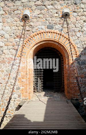 Trakai, Lituania - 11 settembre 2023 - Castello medievale - porta d'ingresso al palazzo superiore Foto Stock