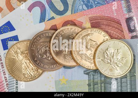 Euro, diverse Goldmünzen, Symbolfoto Gold, Geldanlage, Währung *** Euro, varie monete d'oro, simbolo foto oro, investimento, valuta Foto Stock