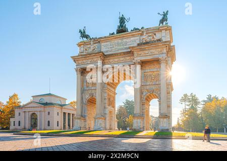 L'Arco della Pace è un arco trionfale di Milano situato all'inizio di corso Sempione. Foto Stock