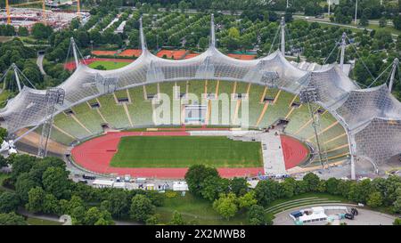 DAS Münchner Olympiastadion War 1972 Austragungsstätte für die olympischen Sommerspiele in der Landeshauptstadt. Es Hat eine Kapazität von 69'250 Zusc Foto Stock