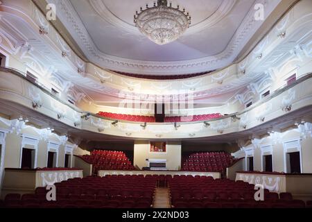 MOSCA - GENNAIO 27: Sala vuota nel Palazzo di Yauza il 27 gennaio 2012 a Mosca, Russia. L'edificio del palazzo a Yauza fu costruito nel 1903 da decisio Foto Stock