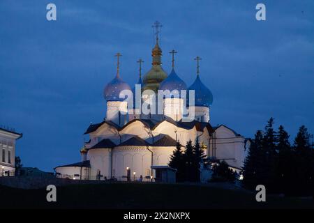 Cattedrale dell'Annunciazione nel Cremlino di Kazan durante l'ora blu. Foto Stock