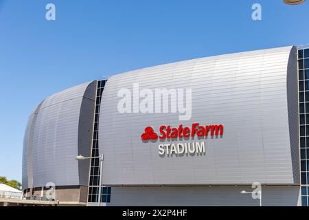 Glendale, Arizona - 6 aprile 2024: Lo State Farm Stadium è uno stadio polivalente situato a Glendale, Arizona, a ovest di Phoenix. È la sede degli Arizona Cardinals Foto Stock