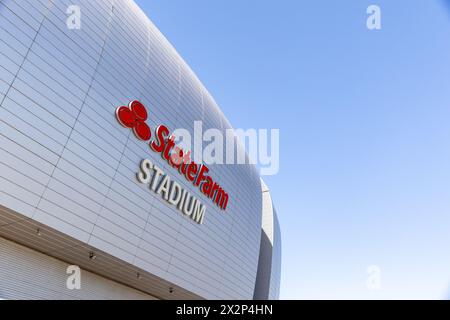 Glendale, Arizona - 6 aprile 2024: Lo State Farm Stadium è uno stadio polivalente situato a Glendale, Arizona, a ovest di Phoenix. È la sede degli Arizona Cardinals Foto Stock