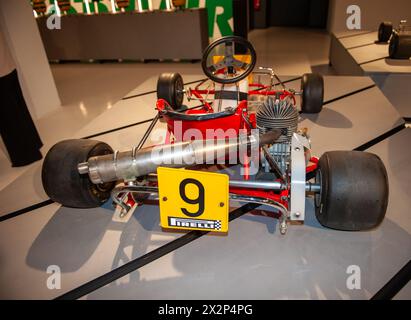 04/23/2024 Torino (Italia) il mito di Ayrton Senna inizia con le corse di kart: Il SUP kart esposto al Mauto di Torino Foto Stock