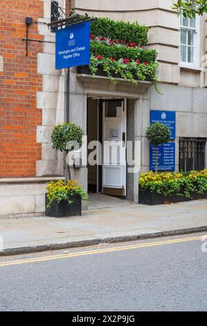 Kensington and Chelsea Register Office, registrar di nascite, morti, matrimoni e unioni civili si trova nel Chelsea Old Town Hall. Londra Regno Unito Foto Stock