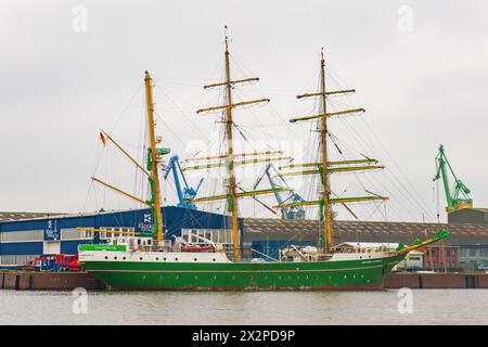 DATA RECORD NON DICHIARATA Segelschulschiff Alexander von Humboldt II Dreimastbark Segelschulschiff Alexander von Humboldt II Bremerhaven, Brema, Deutschland, 15.04.2023 *** nave scuola Alexander von Humboldt II barca a tre alberi nave scuola Alexander von Humboldt II Bremerhaven, Bremerhaven, Germania, 15 04 2023 Copyright: JOKER/HadyxKhandani JOKER230415539904 Foto Stock