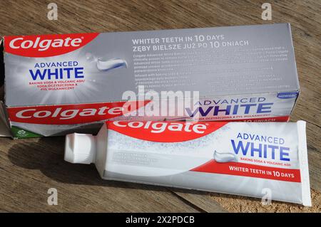 Copenhagen/ Danimarca/23 aprile 2024/Colgate Advance White Oothpaste a Copenhagen (foto: Francis Joseph Dean/Dean Pictures) (non per uso commerciale) Foto Stock