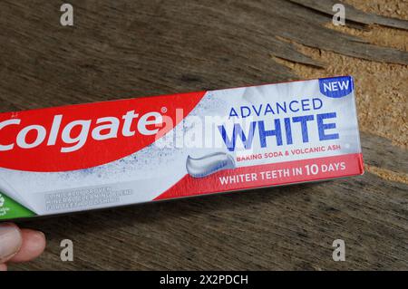 Copenhagen/ Danimarca/23 aprile 2024/Colgate Advance White Oothpaste a Copenhagen (foto: Francis Joseph Dean/Dean Pictures) (non per uso commerciale) Foto Stock