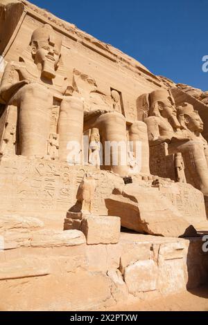 Il tempio di Ramsete II e della sua regina Nefertari ad Abu Simbel, Assuan, Egitto Foto Stock