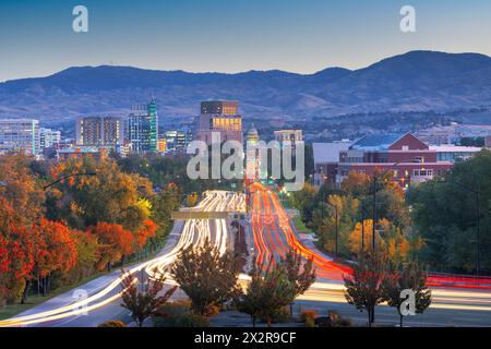 Boise, Idaho, USA, paesaggio urbano al crepuscolo nella stagione autunnale. Foto Stock