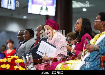 Addis Abeba, Etiopia. 23 aprile 2024. La gente partecipa al 10° Forum regionale Africa sullo sviluppo sostenibile ad Addis Abeba, Etiopia, il 23 aprile 2024. Il crescente onere del debito pubblico dovuto alle catastrofi legate al clima e la riduzione dello spazio fiscale dovuta all'aumento delle esigenze di finanziamento hanno messo l'Africa a un bivio, ha detto Claver Gatete, segretario esecutivo della Commissione economica per l'Africa delle Nazioni Unite (UNECA). Crediti: Michael Tewelde/Xinhua/Alamy Live News Foto Stock