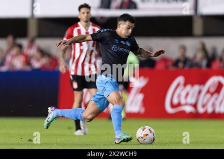 La Plata, Argentina. 23 aprile 2024. Franco Cristaldo di Gremio durante la partita tra Estudiantes e Gremio per il terzo turno del girone C della Copa Libertadores 2024, allo Jorge Kuis Hirschi Stadium, a la Plata, Argentina, il 24 aprile. Foto: Richard Ducker/DiaEsportivo/Alamy Live News Foto Stock