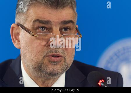 Bucarest, Romania. 23 aprile 2024: Marcel Ciolacu, primo ministro della Romania, guida la riunione del governo al Palazzo Vittoria, sede del governo rumeno. Crediti: Lucian Alecu/Alamy Live News Foto Stock