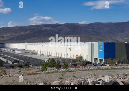 Sparks, Stati Uniti. 19 aprile 2024. Vista generale di un centro di evasione Walmart. Il centro di evasione Walmart aiuta i venditori a memorizzare, gestire e spedire i loro prodotti. I centri di evasione Walmart sono simili a quelli di Amazon Fulfillment by Amazon per rimanere competitivi. Credito: SOPA Images Limited/Alamy Live News Foto Stock