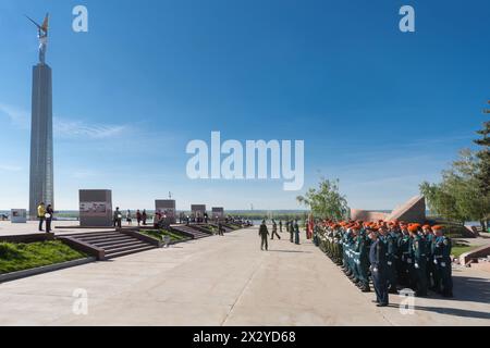 SAMARA - 5 MAGGIO: Prove di parata prima del giorno della Vittoria nella grande Guerra Patriottica il 5 maggio 2012 a Samara, Russia. Foto Stock