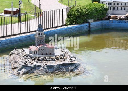 ISTANBUL - 4 LUGLIO 2012: Torre inaugurale (Kiz Kulesi) nel Museo Miniaturk, il 4 luglio 2018 a Istanbul, Turchia. Il museo Miniaturk ospita 105 mostre. Foto Stock