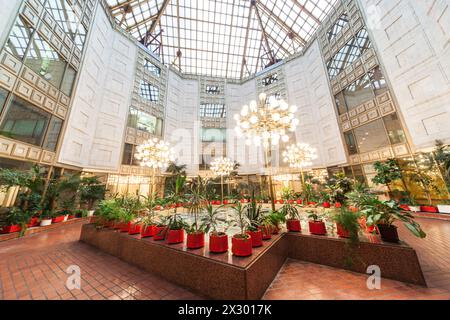 MOSCA - DEC 9: Panoramica del Giardino d'Inverno dell'Accademia delle Scienze il 9 dicembre 2010 a Mosca, Russia. Foto Stock