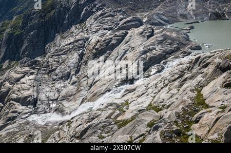 Der Gletschersee bildet zugleich die quelle der Rhone. (Obergoms, Schweiz, 15.07.2022) Foto Stock