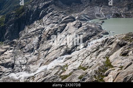 Der Gletschersee bildet zugleich die quelle der Rhone. (Obergoms, Schweiz, 15.07.2022) Foto Stock