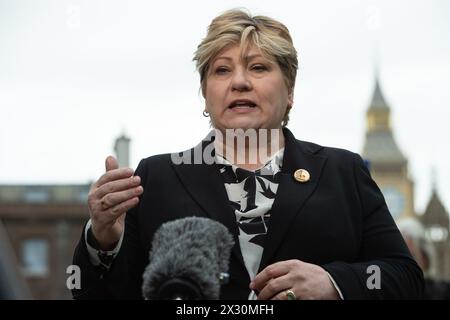 Londra, Inghilterra, Regno Unito. 24 aprile 2024. Il procuratore generale ombra EMILY THORNBERRY è stato intervistato a Westminster durante il round mediatico mattutino. (Credit Image: © Thomas Krych/ZUMA Press Wire) SOLO PER USO EDITORIALE! Non per USO commerciale! Foto Stock