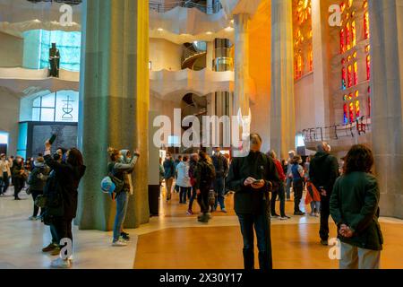 Barcellona, Spagna, gente affollata, turisti, visita il famoso Monumento storico spagnolo, la Cattedrale, Barcellona, Spagna, Barcellona, sagrada familia , Foto Stock