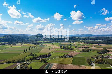 Blick von Flaach in Richtung Buchberg im Kanton Schaffhausen, dazwischen der Rhein. (Flaach, Svizzera, 04.09.2022) Foto Stock