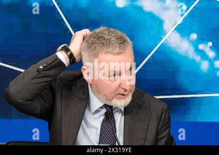 Il Presidente Copasir Lorenzo Guerini conferenza stampa di presentazione della relazione annuale al Parlamento dell'Agenzia per la Cybersicurezza Nazionale (ACN), Presidenza del Consiglio dei Ministri, Palazzo Chigi a Roma, Mercoled&#xec;, 24 aprile 2024 (foto Mauro Scrobogna/LaPresse) il presidente del Copasir Lorenzo Guerini in occasione della conferenza stampa per presentare al Parlamento la relazione annuale dell'Agenzia nazionale per la sicurezza informatica (ACN), Presidenza del Consiglio dei Ministri, Palazzo Chigi a Roma, mercoledì 24 aprile 2024 (foto di Mauro Scrobogna/LaPresse) Foto Stock