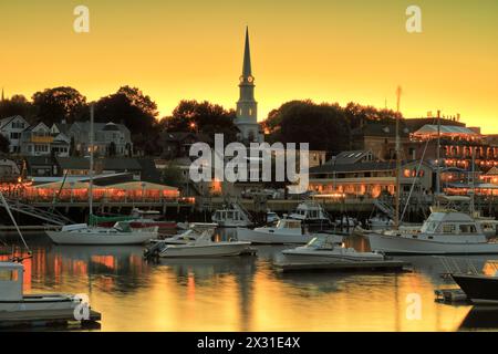 Geografia / viaggi, USA, Maine, Camden, porticciolo al tramonto, ULTERIORI-DIRITTI-AUTORIZZAZIONE-INFORMAZIONI-NON-DISPONIBILI Foto Stock