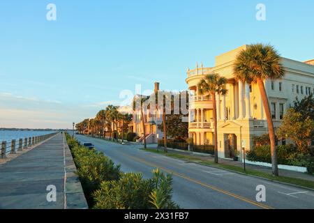 Geografia / viaggi, Stati Uniti, Carolina del Sud, Charleston, East Battery al mattino, distretto storico, INFORMAZIONI-DIRITTI-AGGIUNTIVI-NON-DISPONIBILI Foto Stock