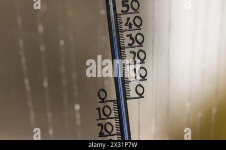 Die Temperaturen in der Schweiz klettern weiter über 35 Grad, dies aber nur Dank Wasserkühlung. Es ist bereits die zweite Hitzeperiode in diesem somme Foto Stock