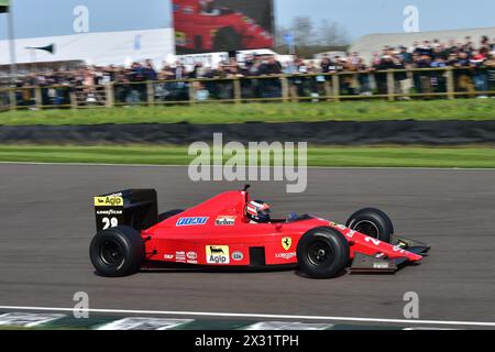 Gerhard Berger nella V12 motorizzò la Ferrari 640 che guidò nel campionato di Formula 1 1989, vincendo in Portogallo, Goodwood 81st Members Meeting, Go Foto Stock