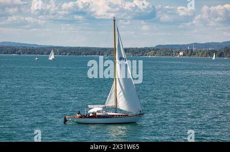 Ein Segelboot auf dem Bodensee. (Romanshorn, Svizzera, 21.08.2023) Foto Stock