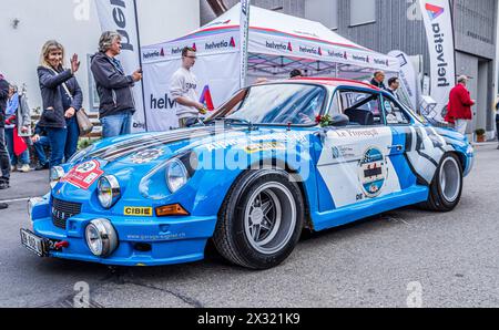 Ein Alpine A110 Gruppe 5 (Motorsport) mit Baujahr 1973 fährt während dem Oldtimercorso an der Herbstmesse Rafz durch die Zürcher Unterlandgemeinde. ( Foto Stock