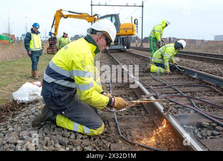 Sostituzione dei binari ferroviari - saldatura dei binari. Paesi Bassi. fotografia vvbvanbree Foto Stock