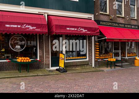 Il famoso negozio di formaggi Henri Willig si trova nel centro di Edam, una volta città di costruzione navale situata nella campagna olandese settentrionale, vicino ad Amsterdam, Paesi Bassi, UE. Foto Stock