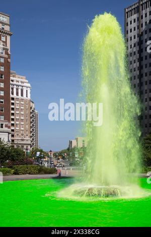 USA, PHILADELPHIA - 2 settembre 2014: Vista ravvicinata della fontana verde nel parco Love. Foto Stock