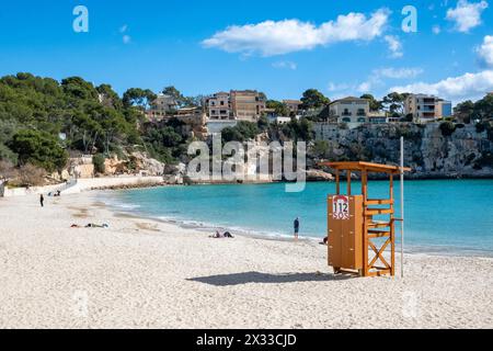 Maiorca, Isole Baleari, Spagna, Platja de Portocristo è una spiaggia di sabbia bianca nel centro di Porto Cristo, solo editoriale. Foto Stock