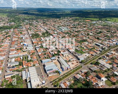 Cassilandia, Mato grosso do sul, Brasile - 04 16 2024: Immagine aerea del quartiere del centro di cassilandia Foto Stock