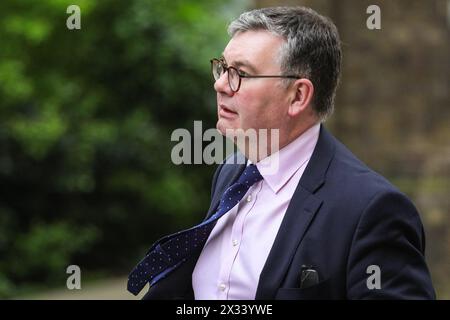 Londra, Regno Unito. 24 aprile 2024. Iain Stewart, deputato conservatore per Milton Keynes South visto a Downing Street nel suo pomeriggio. Crediti: Imageplotter/Alamy Live News Foto Stock