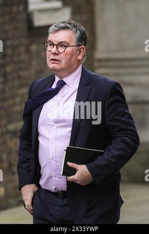 Londra, Regno Unito. 24 aprile 2024. Iain Stewart, deputato conservatore per Milton Keynes South visto a Downing Street nel suo pomeriggio. Crediti: Imageplotter/Alamy Live News Foto Stock