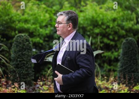 Londra, Regno Unito. 24 aprile 2024. Iain Stewart, deputato conservatore per Milton Keynes South visto a Downing Street nel suo pomeriggio. Crediti: Imageplotter/Alamy Live News Foto Stock