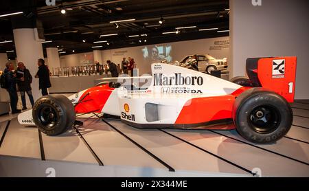 04/23/2024 Torino (Italia) la McLaren Honda con la quale Ayrton Senna vinse il Gran Premio d'Ungheria (1992) in mostra a Mauto Foto Stock