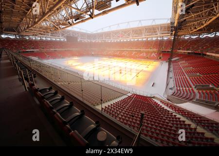 MOSCA - 25 dicembre 2014: Moderno stadio Spartak. Capienza dello stadio - 45 000 persone. Lo stadio è stato costruito nel 2010-2014 Foto Stock