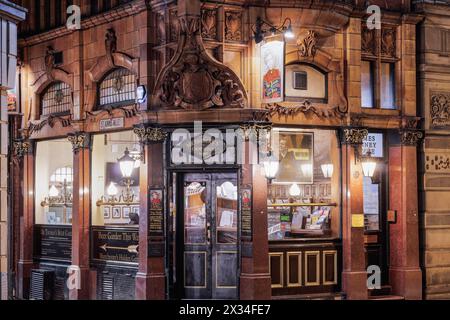 Manchester, Regno Unito, Mr. Thomas Chop House, ex pub, facciata storica del ristorante comfort food. Foto Stock