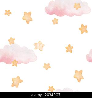 Motivo ad acquerello senza cuciture con illustrazione di delicate nuvole rosa e stelle gialle. Fatto a mano, isolato. Per tessuti per bambini, carta da parati e. Foto Stock